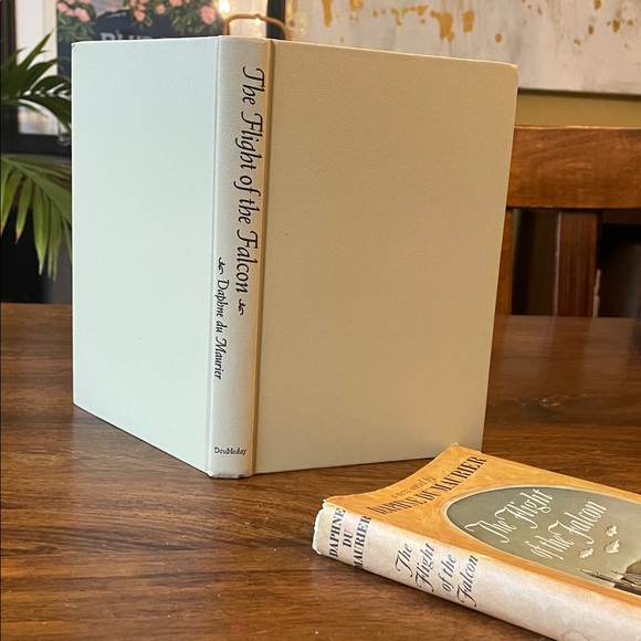 4 Daphne Du Maurier Vintage Books (Set of 4) Rebecca Falcon Rachel Frenchman - Picture 15 of 16